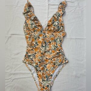 Brand new with tags Cupshe swimsuit